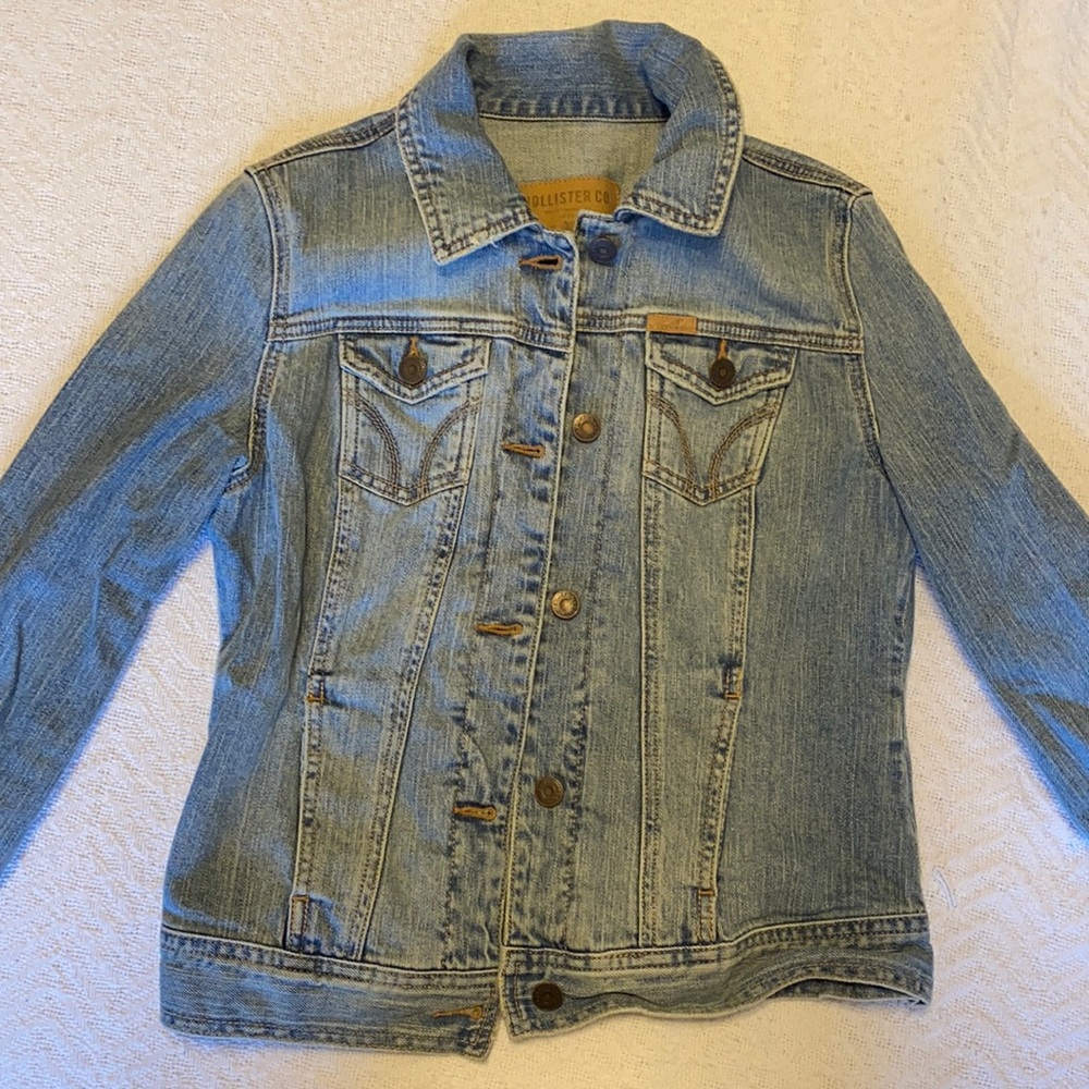 Hollister medium wash jean jacket